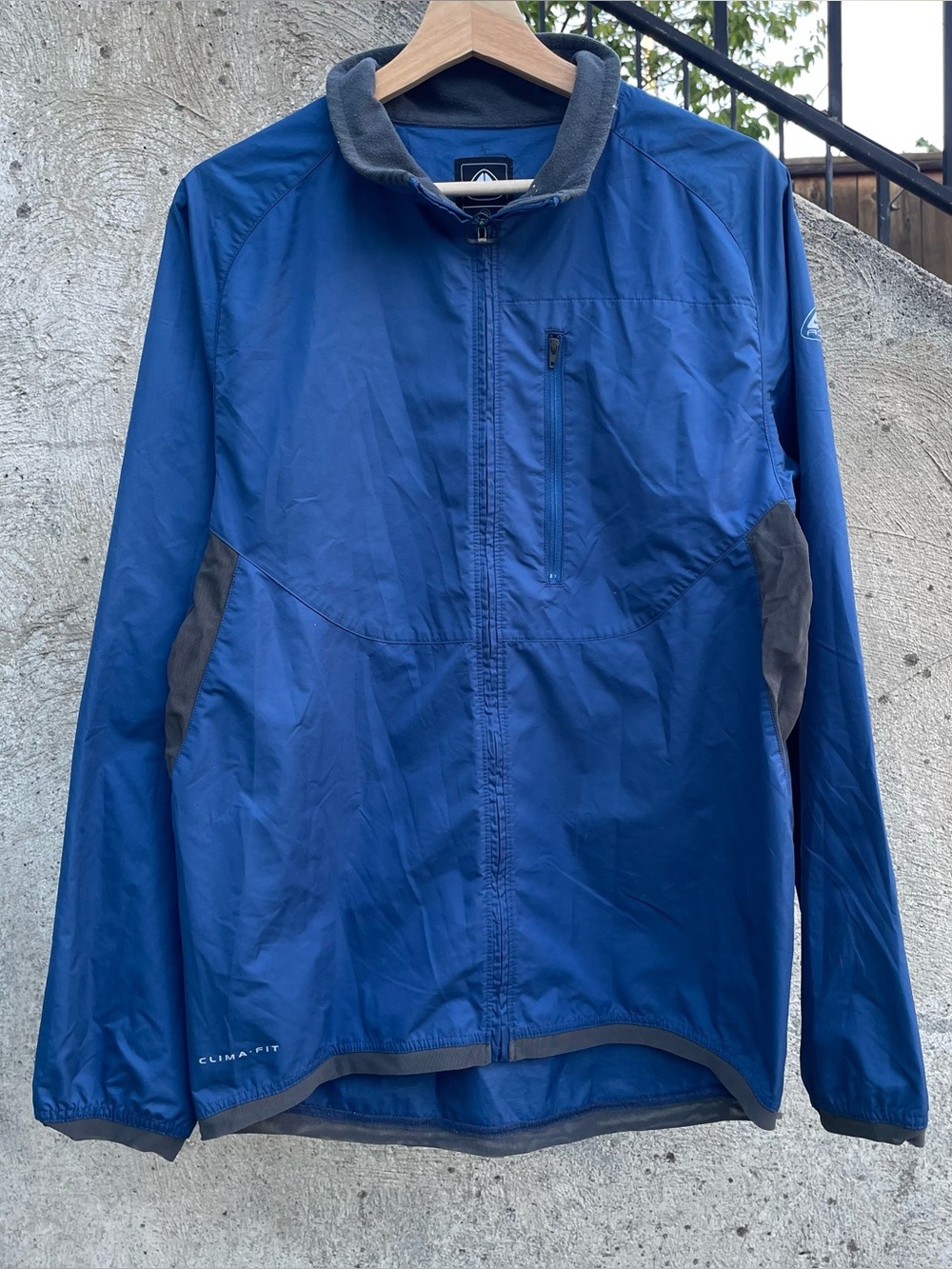 Blue Nike ACG Clima-FIT 3 outer-layer windbreaker jacket size medium